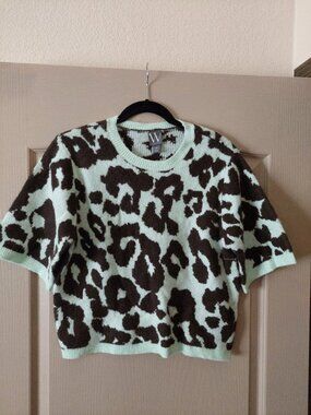 Worthington Women's Crew Neck Short-Sleeve Leopard Print Sweater